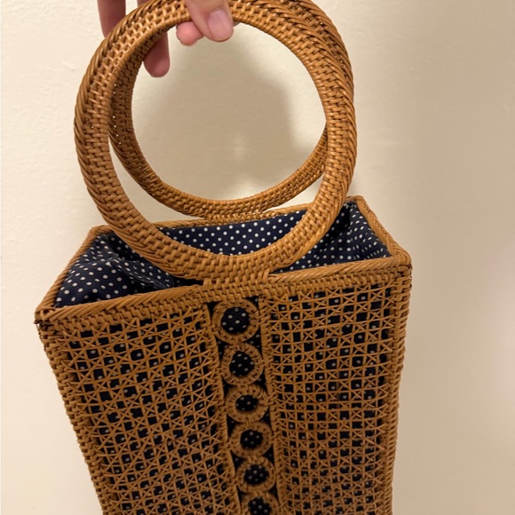 Elegant Tan and Navy Woven Tote Bag - Picture 2 of 7